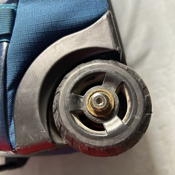 Patagonia Black Hole Wheeled Duffel Bag 70L Big Sur Blue Discontinued Gloss - Picture 5 of 16